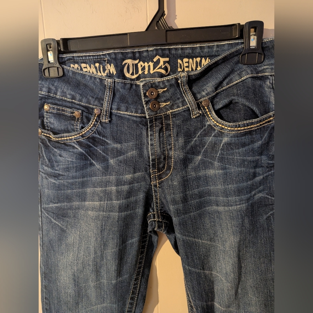 Ten25 Women Size 9/10 Medium Wash Mid Rise Embellished Boot Cut Denim Jeans